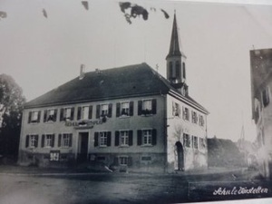 Schul- und Rathaus früher