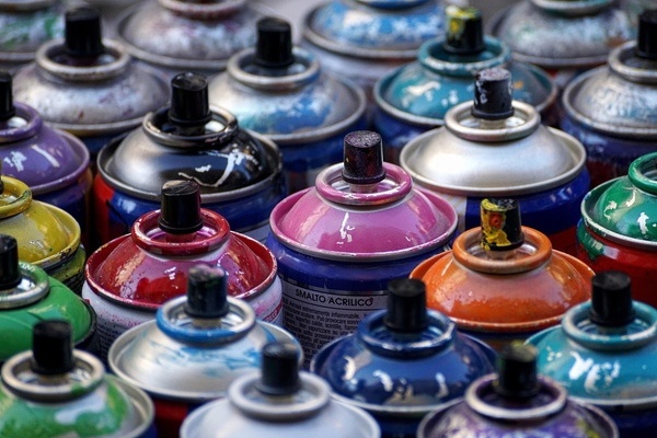 Büchsen, Farbe, Schadstoffe Büchsen, Farbe, Schadstoffe