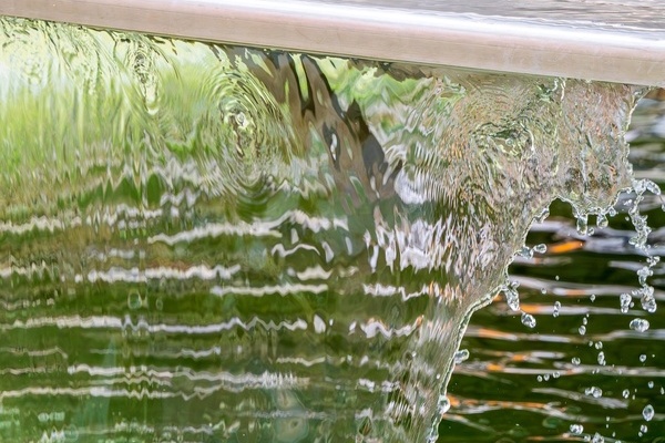 Wasser, Brunnen